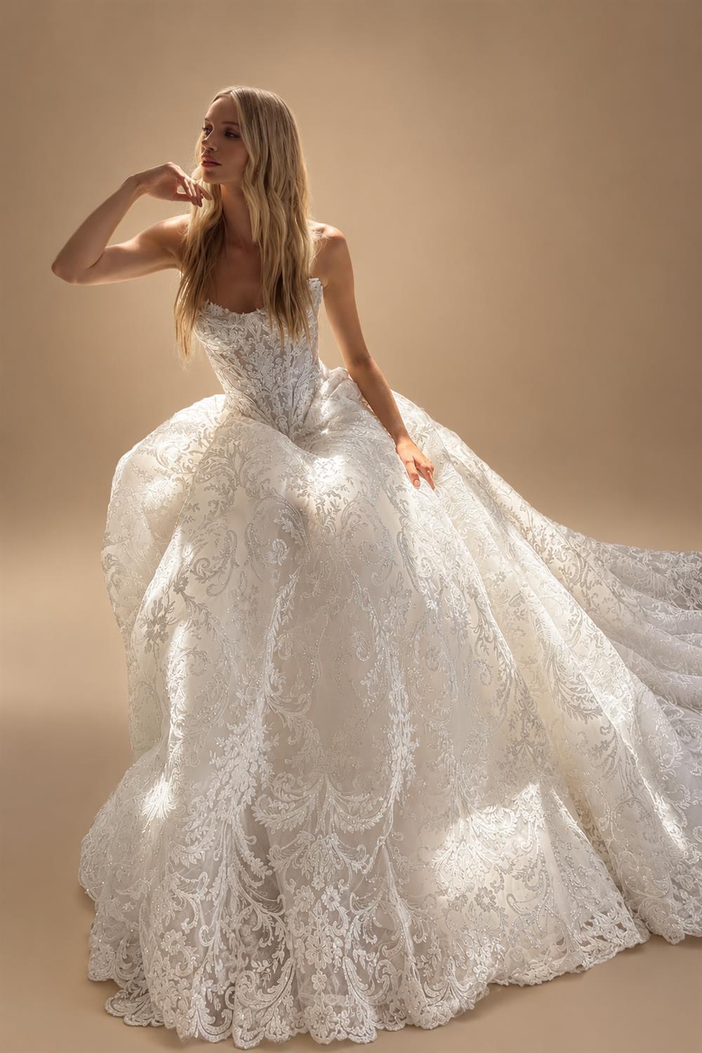 Vintage White Strapless Lace A-Line Wedding Dress with Scalloped Train ZP092
