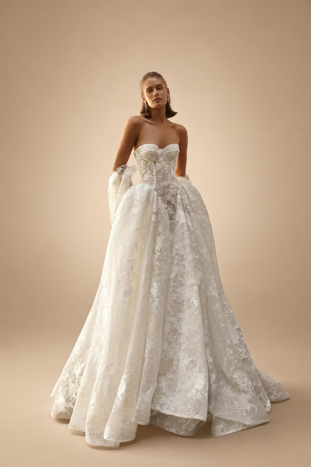 Glamorous Ivory Lace Sweetheart Nec Ball Gown Wedding Dress with Veil ZP120