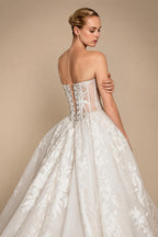Luxury Ivory Strapless Floral Embroidery Ball Gown Wedding Dress with Veil ZP137