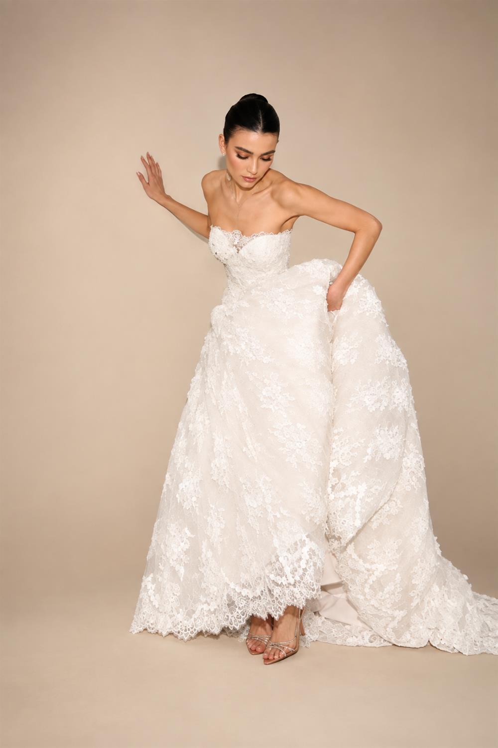 White Classic Eyelash Lace A Line Wedding Dress for Bride ZP208