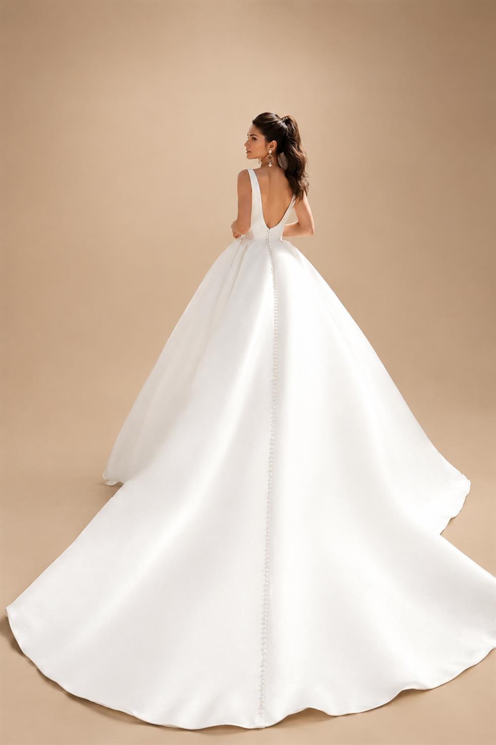 Minimalist Satin Wedding Dresses 2027 A Line Sleeveless Court Train Bridal Gown Vestidos Customized