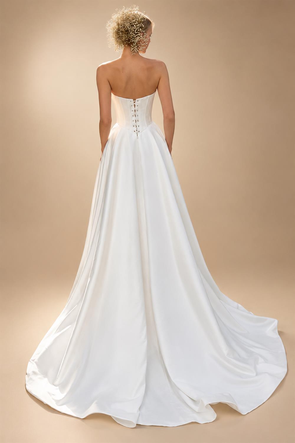 Satin Wedding Dresses A-Line Strapless Lace-up V-Neck Pleated Chic Bride Prom Gown Simple Bridal Gowns Customized