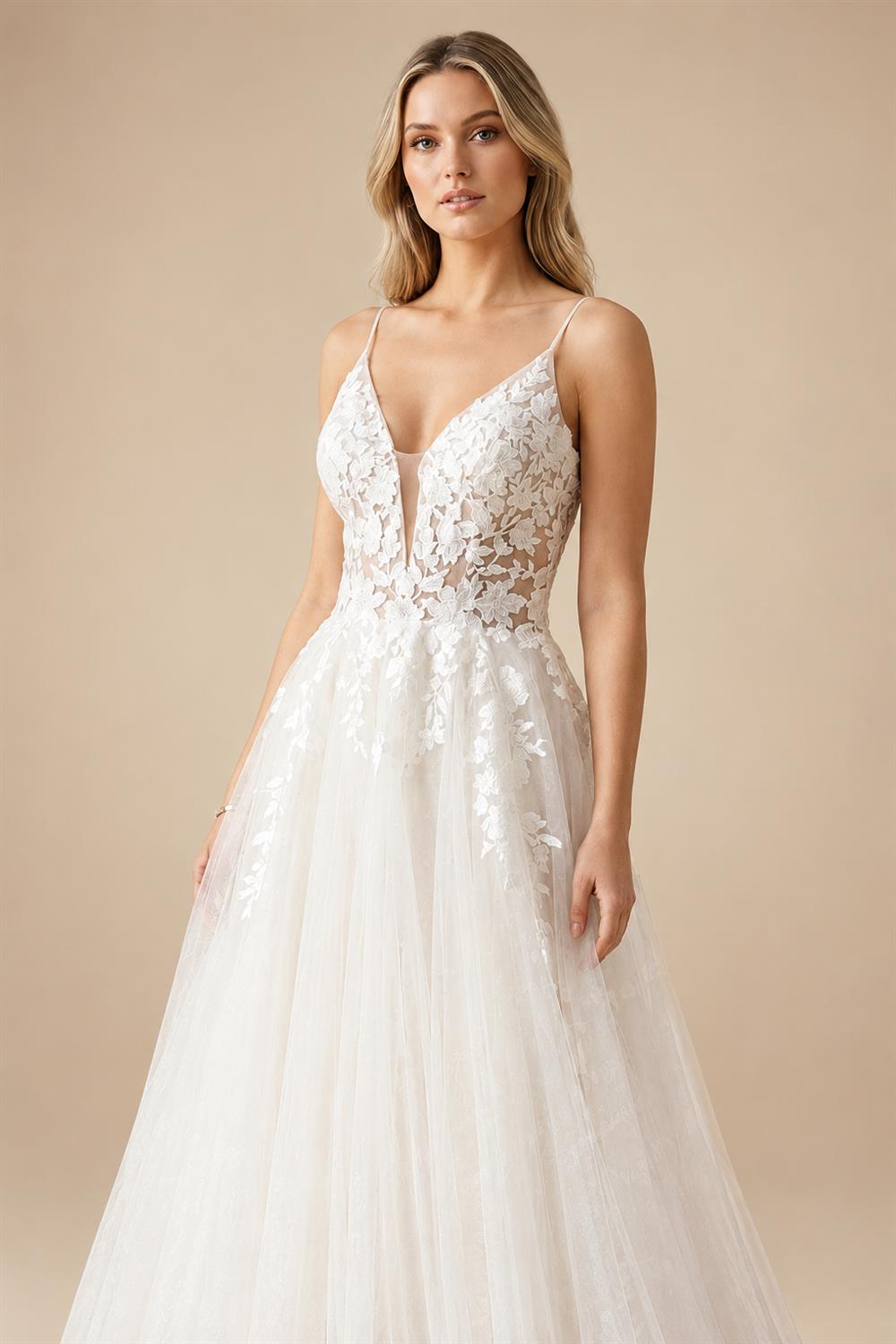 Boho Lace Appliques Wedding Dress Spaghetti Straps Bohemian Wedding Gown for Garden Beach Customized