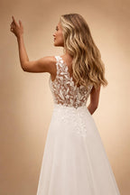 Halter Neck Tulle Wedding Dresses Sexy Sleeveless Bridal Gowns with Sweep Train and Button Back Customized