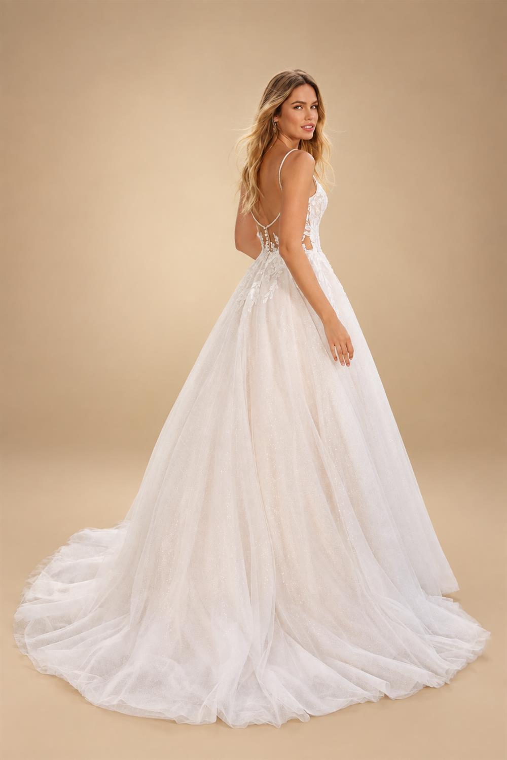 Beach Boho Wedding Dress Tulle A-Line Floor Length Spaghetti Straps Sleeveless Classic V-Neck Bridal Gown Customized
