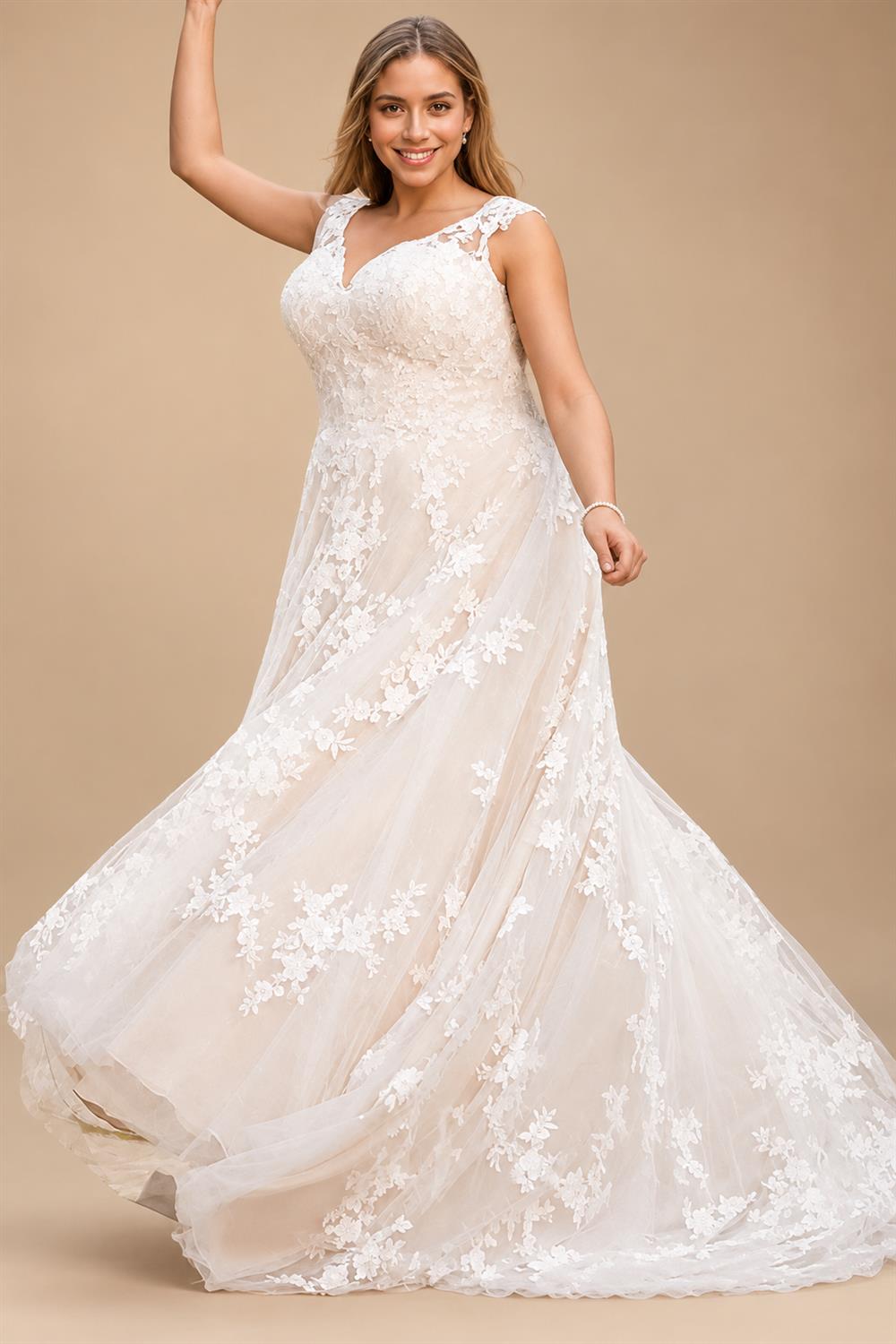 Plus Size Champagne Tulle Wedding Dresses Sleeveless Long Formal Dress Lace Applique Bridal Gowns Customized