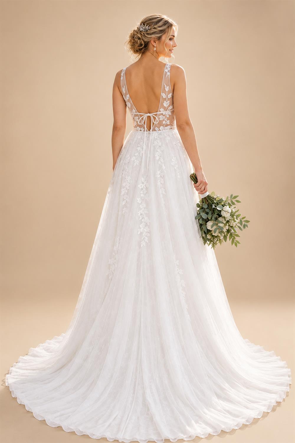 Sexy Boho Country Tulle Illusion Wedding Dress Deep V‑Neck Sleeveless Lace Appliques Tulle Bridal Gown Customized