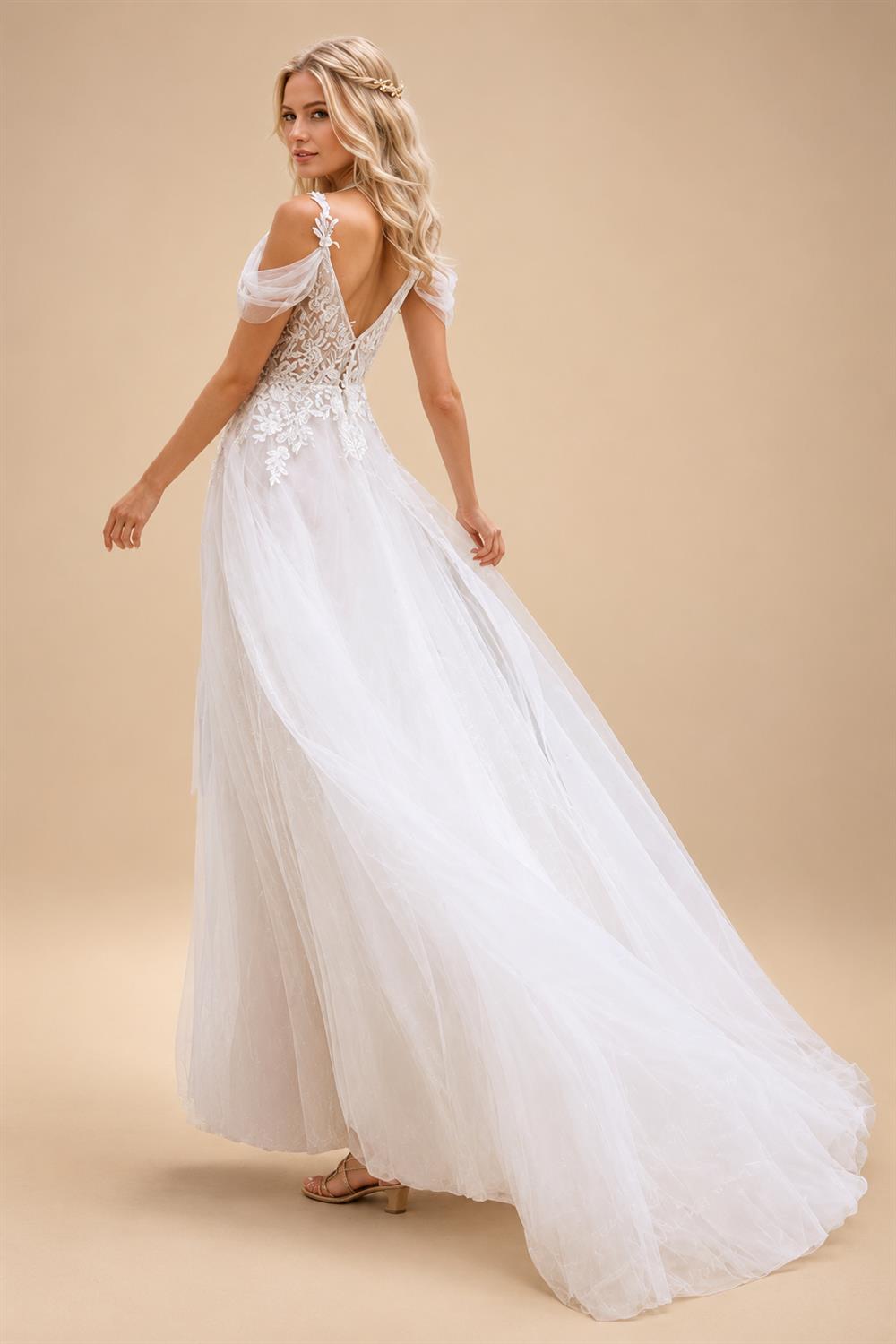 Tulle A-line Spaghetti Straps Wedding Dress Classic Button Back Off the Shoulder V-neck Tulle Bridal Dres Customized