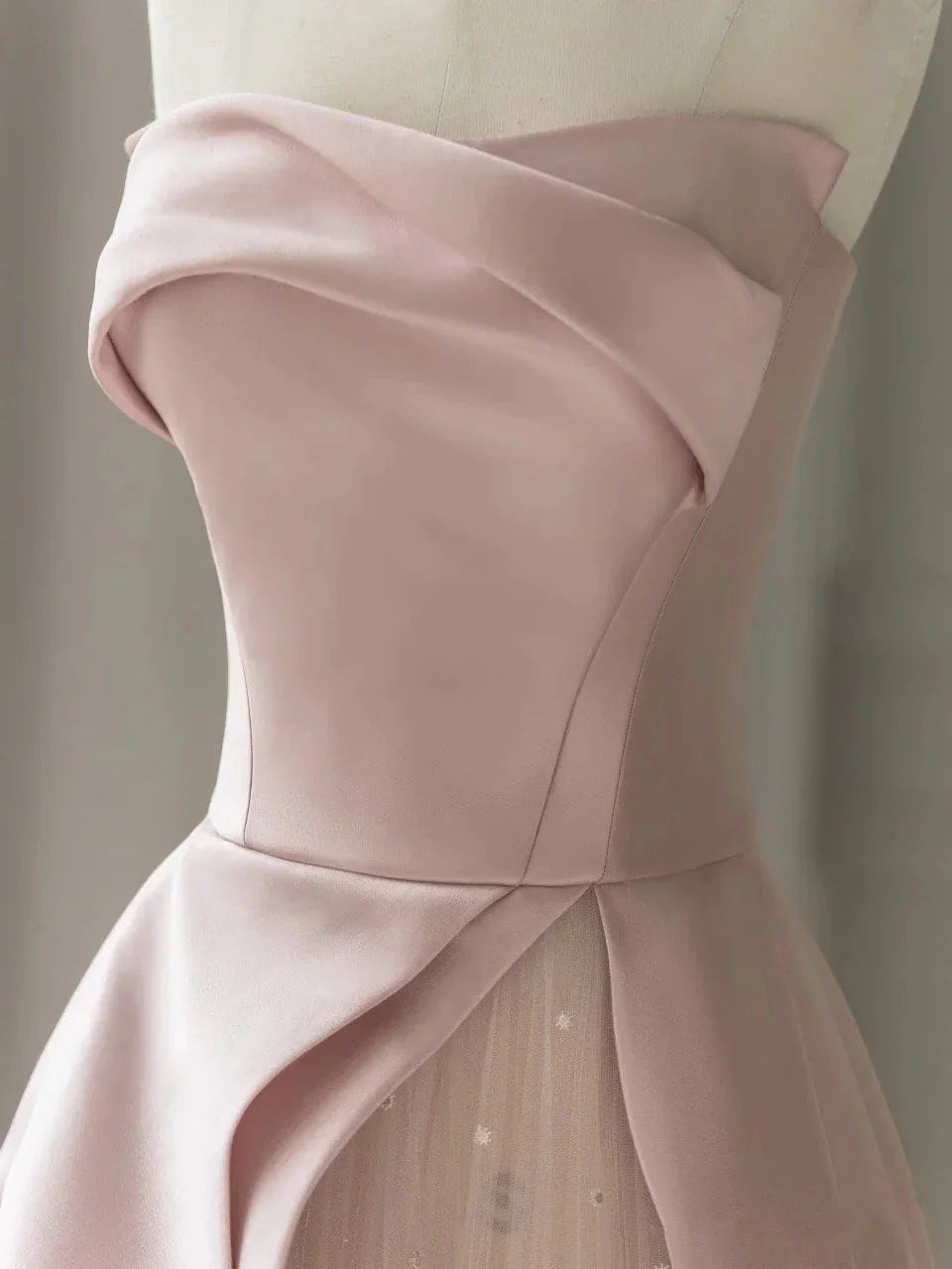 Vestido de noche largo hasta el suelo en línea A sin mangas de satén con abertura y tirantes de tul, vestido de baile sin tirantes