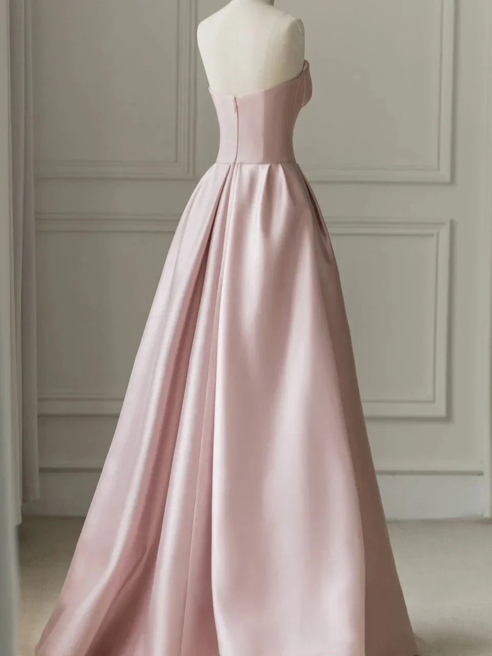 Vestido de noche largo hasta el suelo en línea A sin mangas de satén con abertura y tirantes de tul, vestido de baile sin tirantes