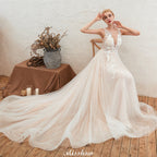 Vestido de novia de verano sin mangas con escote ilusión color champán