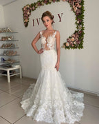 Vestido de novia sirena sin mangas de encaje con cuello ilusión