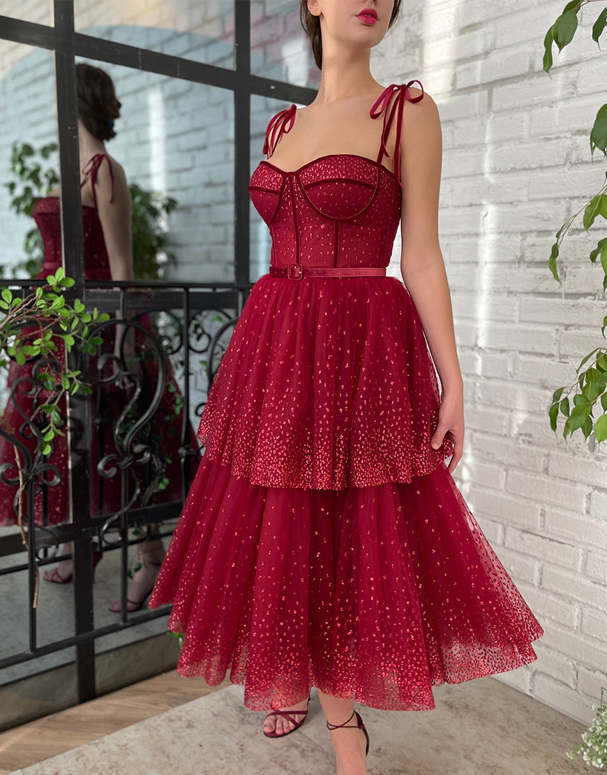 Vestido de Tule Vermelho Escuro com Brilhos para Baile de Regresso a Casa