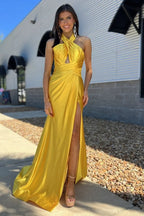 Iras | Vestido largo de fiesta sirena de satén amarillo con tirantes y abertura