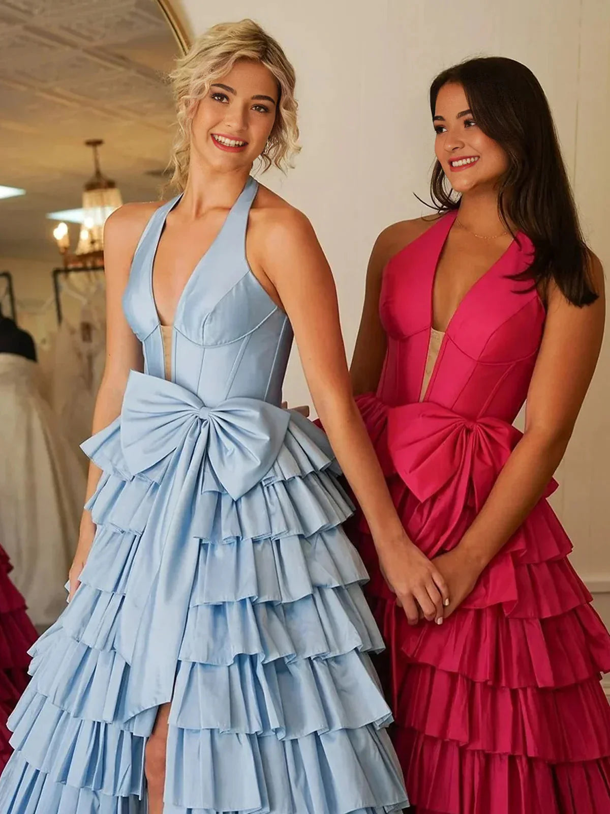Iridium | Vestido largo de gala azul satinado con volantes en línea A y abertura