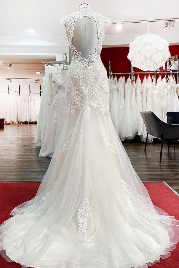Ivory Sweetheart Lace Mermaid Wedding Dress With V Neck Backless Train