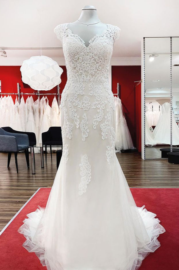 Ivory Sweetheart Lace Mermaid Wedding Dress With V Neck Backless Train