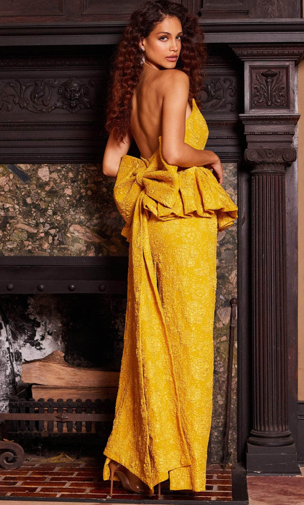 Abendkleid mit V-Ausschnitt und Blumenmuster
