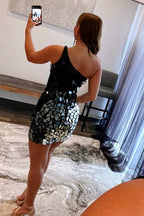 Kurzes Kleid mit One-Shoulder-Träger und geschliffenem Glasspiegel
