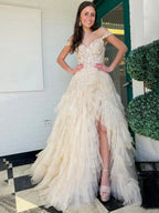 Kashi | Champagnerfarbenes Ballkleid mit Tüll und Applikationen, schulterfrei