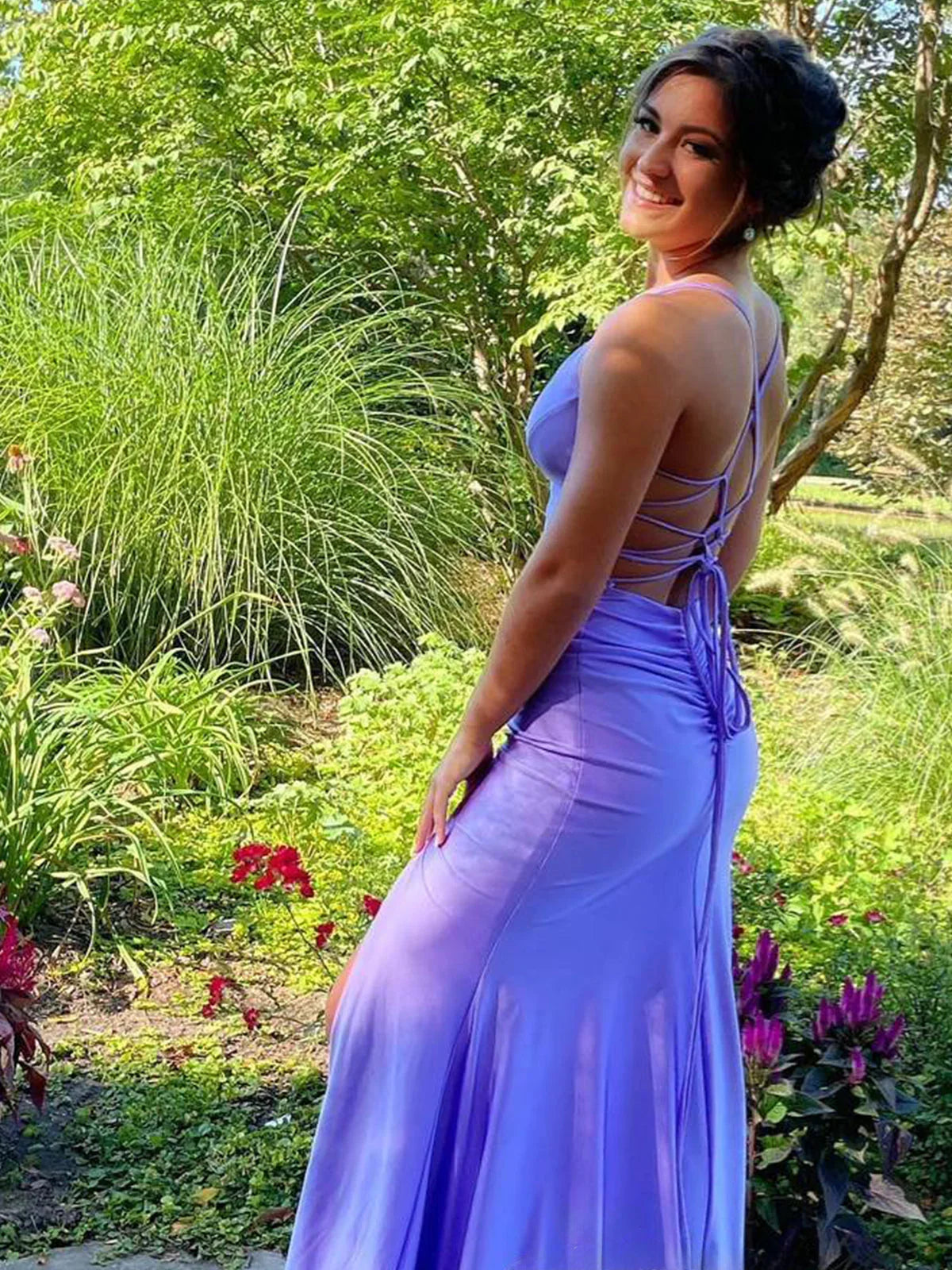 Kenny | Vestido de fiesta sirena con tirantes lila y espalda con cordones