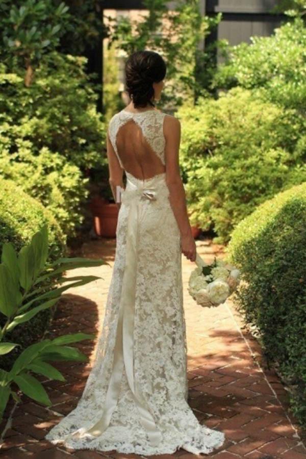 Robe de mariée longue au sol en dentelle avec dos en forme de serrure