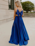 Kimia | Robe longue formelle en chiffon plissé bleu royal à bretelles en ligne A avec nœud dans le dos