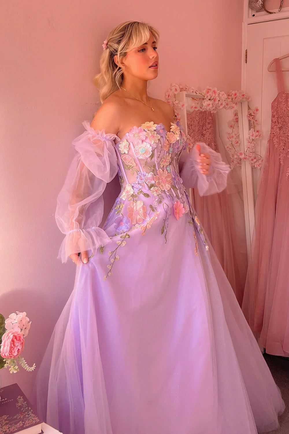 Kylena | Vestido de fiesta sin tirantes en línea A de tul con flores tridimensionales y lavanda