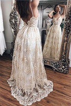 Robe de bal élégante à appliques en dentelle, col en V, à étages, dos nu et sans manches