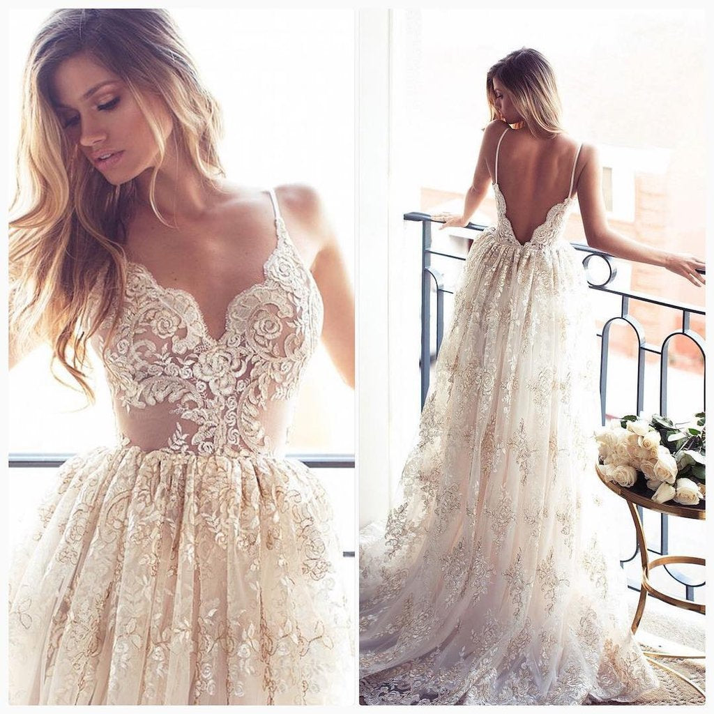 Robe de bal élégante à appliques en dentelle, col en V, à étages, dos nu et sans manches
