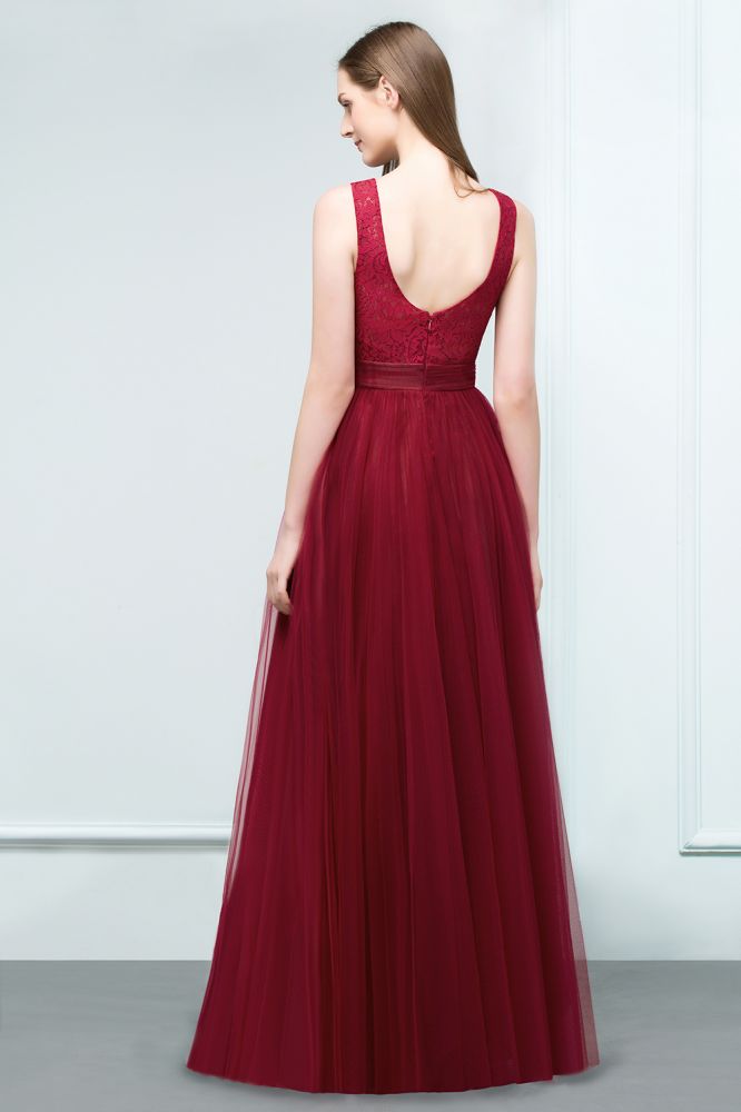 Robe de bal en tulle bordeaux à encolure dégagée, sans manches, coupe trapèze avec haut en dentelle