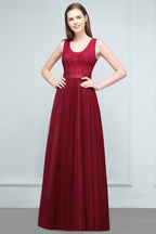 Robe de bal en tulle bordeaux à encolure dégagée, sans manches, coupe trapèze avec haut en dentelle