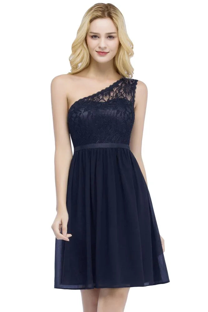 Vestidos de Dama de Honra Curtos em Chiffon com Decote Redondo e Saia em Linha A com Renda no Topo