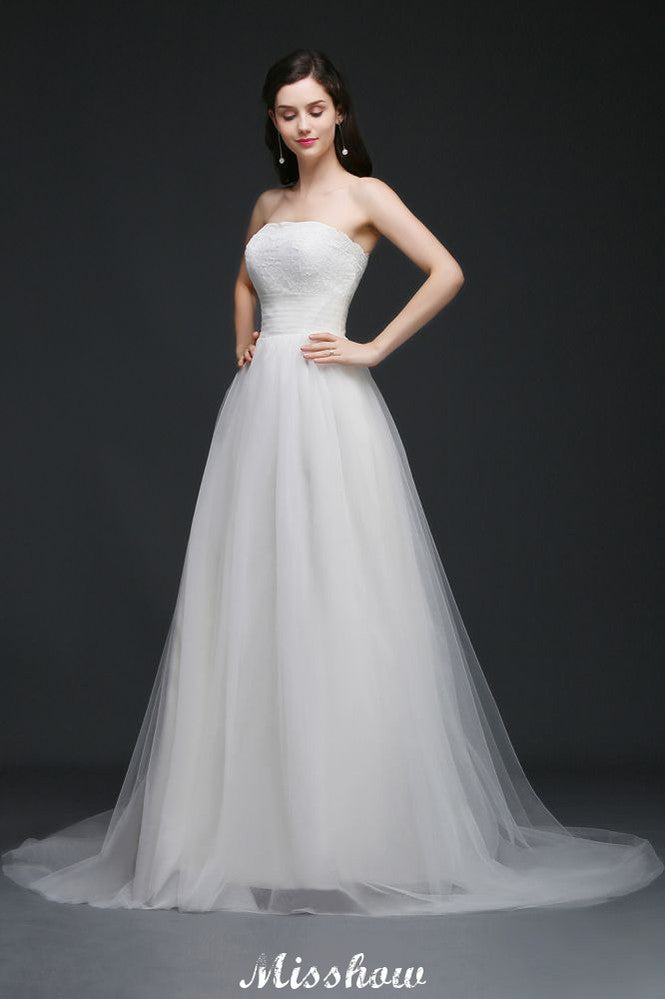 Vestido de novia de tul blanco con encaje y corte en A sin tirantes