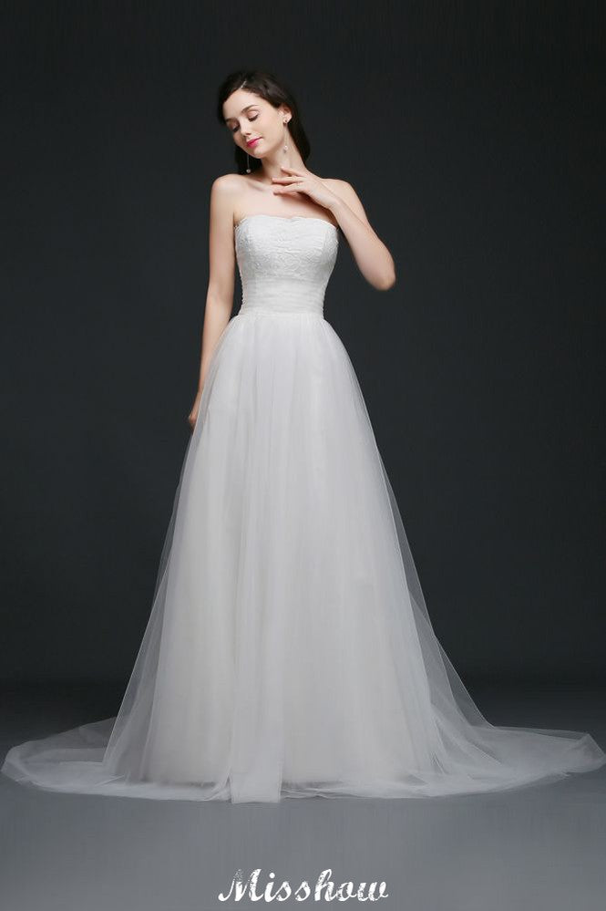 Vestido de novia de tul blanco con encaje y corte en A sin tirantes