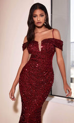 Langes Kleid mit Pailletten und Herzausschnitt