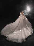 Vestido de Noiva Regal com Mangas Bufantes, Bola de Cristal, Cauda de Catedral e Saia de Renda Escultural
