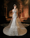 Abito da sposa sirena di lusso con perline, mantella staccabile e scollo a spalle scoperte con frange