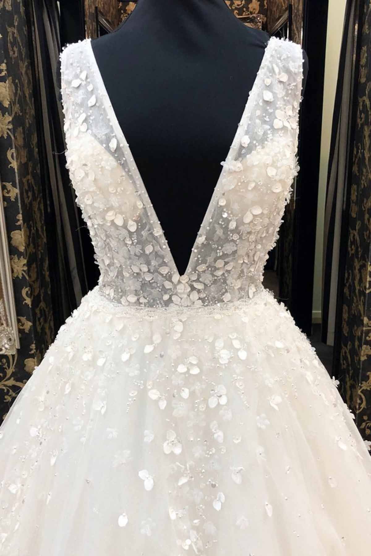 Langes A-Linien-Brautkleid aus Tüll mit tiefem V-Ausschnitt