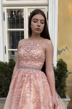 Robes de bal formelles longues en tulle avec dos nu, col licou et jupe évasée en A en dentelle