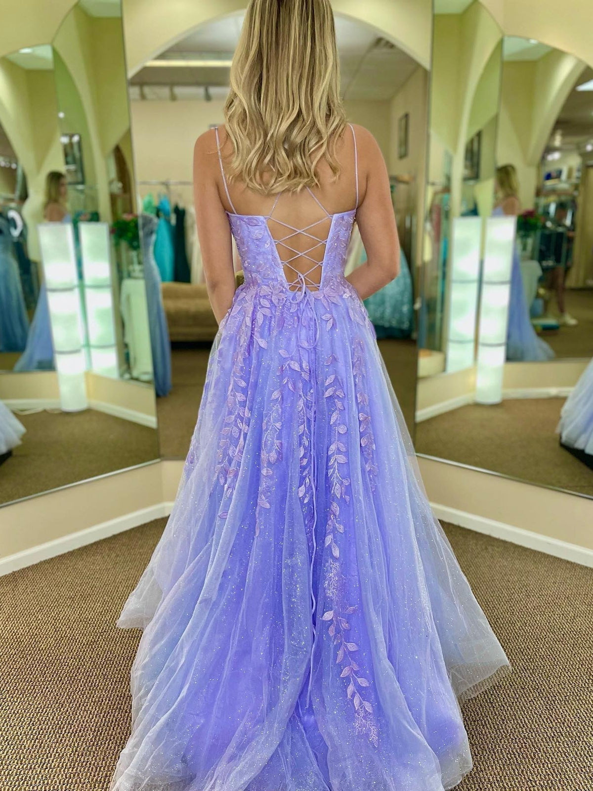 Abiti da sera lunghi viola, a linea ad A, in pizzo e tulle, senza schiena, per balli formali