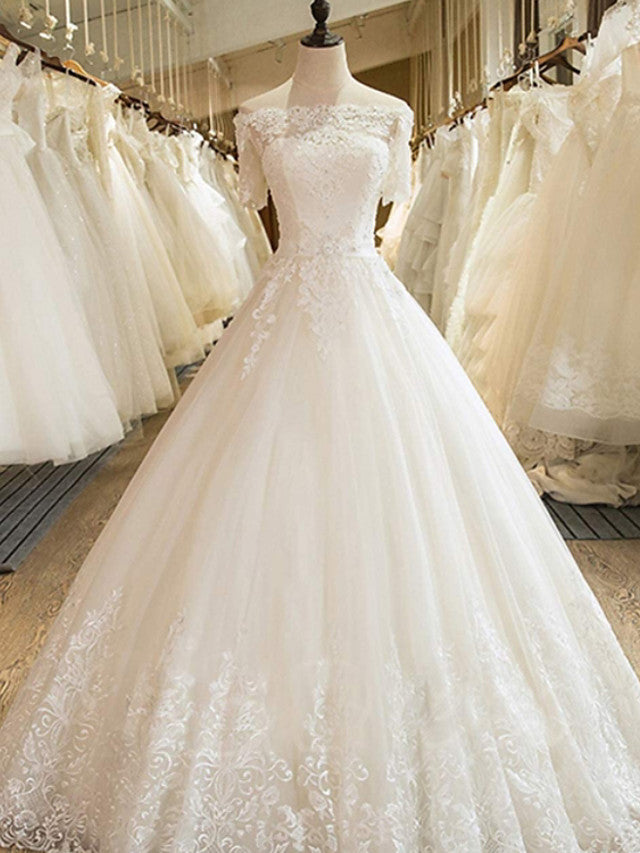 Vestidos de noiva longos em linha A, ombros descobertos, com cauda de corte, renda e tule, com mangas
