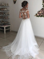 Robes de mariée longues en tulle avec jupe évasée, épaules dénudées et col rond en dentelle