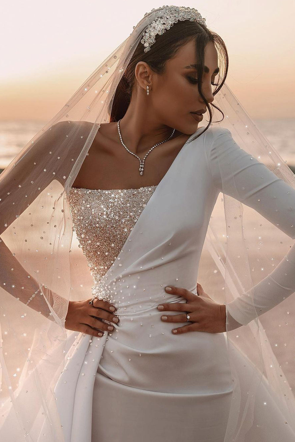 Vestido de novia largo de satén con lentejuelas, corte A, un hombro y mangas