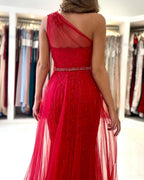 Robe de bal longue en tulle, coupe évasée, une épaule, fente avant avec traîne amovible