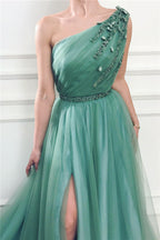 Robe de bal longue en tulle à taille évasée, une épaule, avec fente