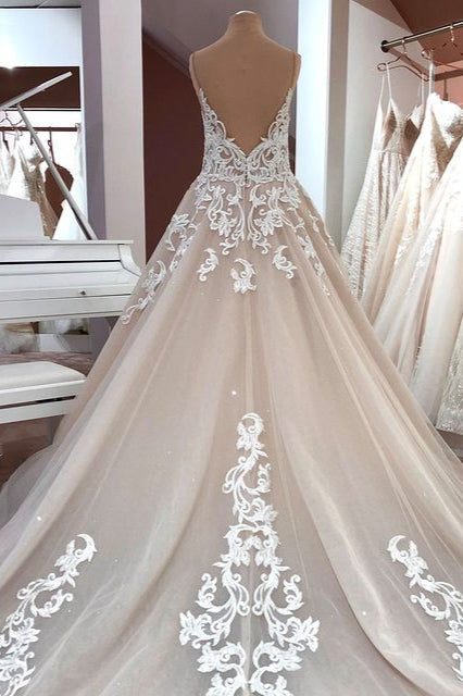 Abito da sposa lungo a linea ad A con paillettes, tulle, spalline sottili e applicazioni in pizzo