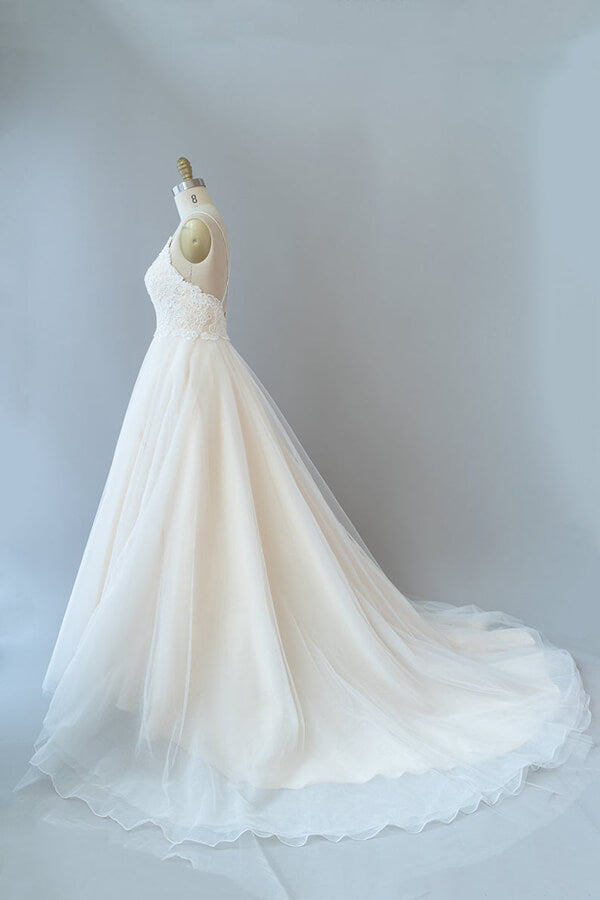 Abito da sposa lungo a linea ad A con spalline sottili, pizzo, tulle e schiena scoperta
