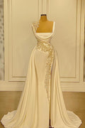 Robe de bal ivoire en satin, longue, coupe trapèze, col carré, avec fente