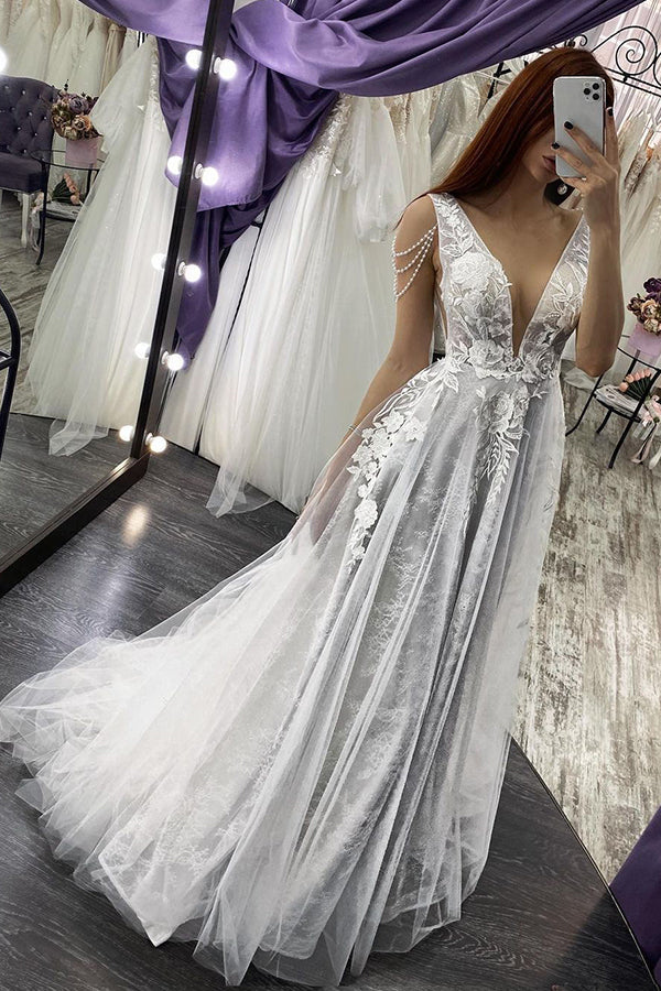 Langes A-Linien-Brautkleid mit Trägern und V-Ausschnitt, Applikationen und Perlen